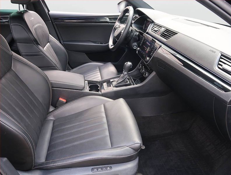 Škoda Superb (2024) Laurin&Klement 2.0 TDI - fotka 9 z 23