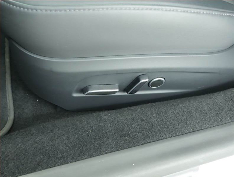 Tesla Model 3 (2023) Standard Range LFP, SoH 96% - fotka 19 z 22