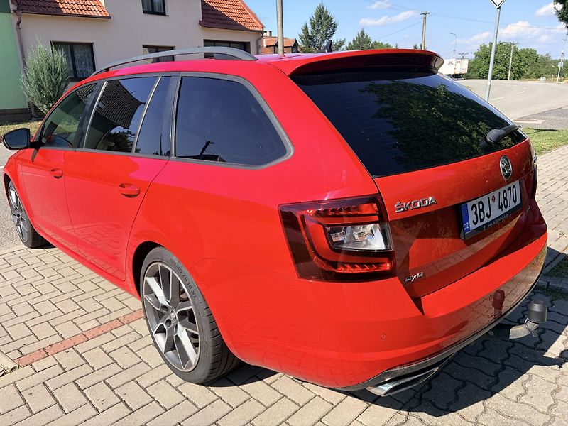 Škoda Octavia RS 2.0TDI DSG 4x4  - fotka 3 z 56