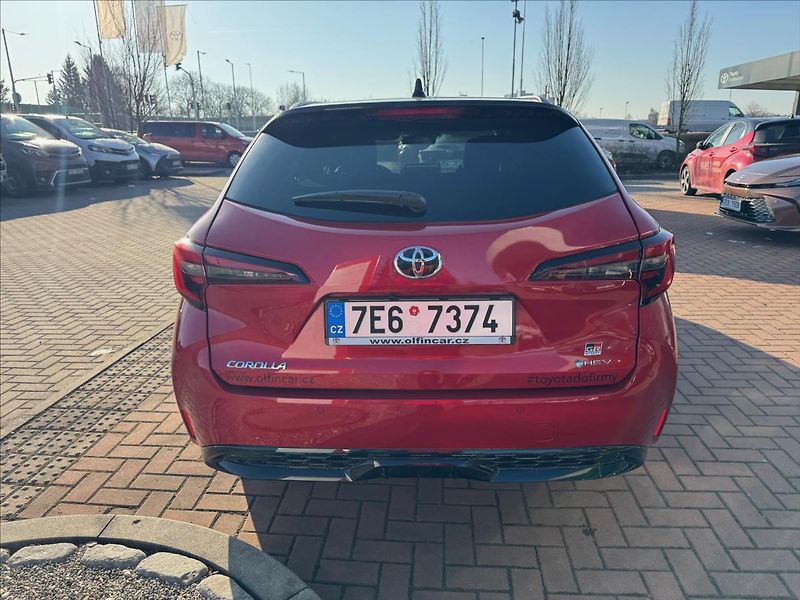 Toyota Corolla 1,8 GR Sport Dynamic - fotka 6 z 12