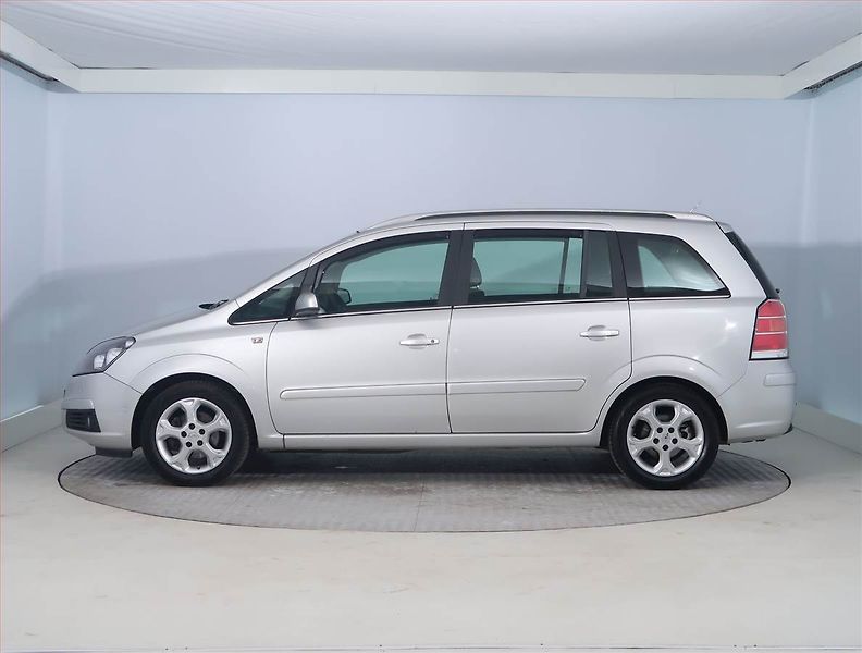 Opel Zafira (2005) 1.6, 7 míst, Tažné, dobrý stav - fotka 3 z 16