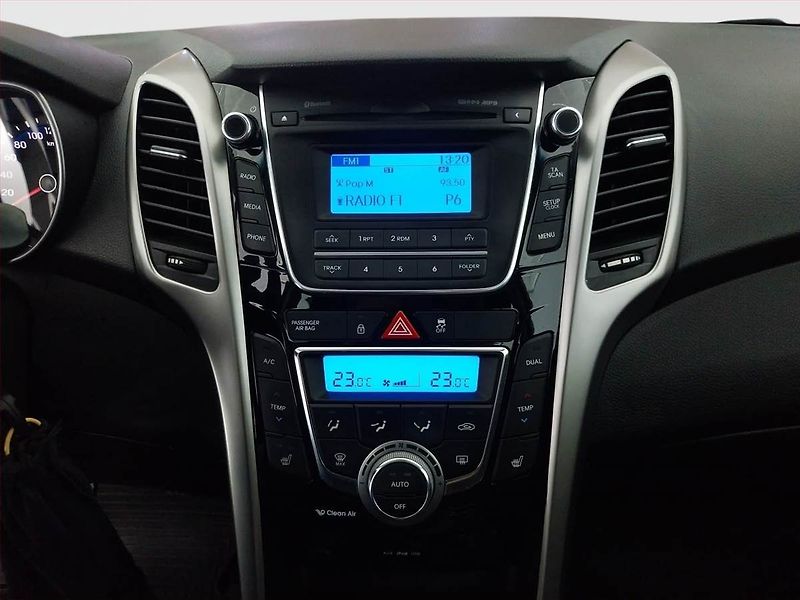 Hyundai i30 (2014) 1.6 CRDi, ČR,1.maj, Tempomat - fotka 12 z 17