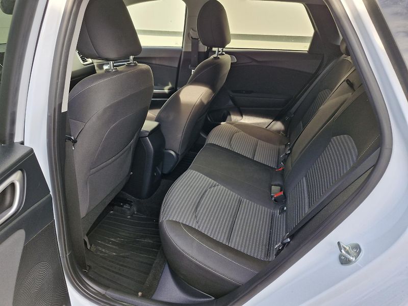 Kia Ceed  Top 1,5 T-GDI (118 kW) MAN - fotka 10 z 10