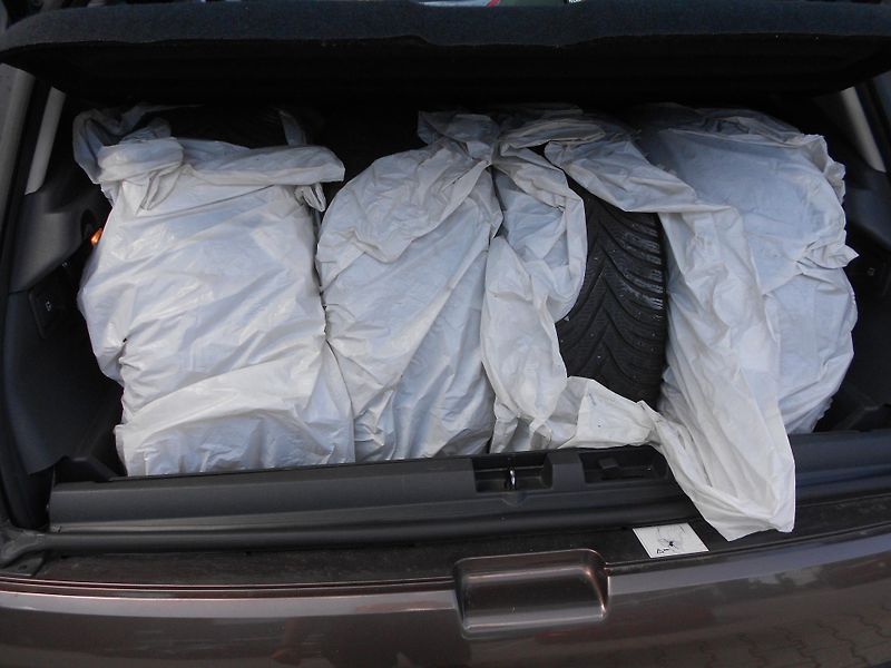Peugeot 3008 2,0HDi NAPAPIJRI ČR MAN6 - fotka 13 z 13