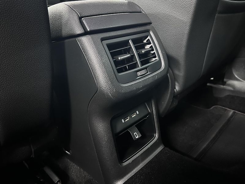 Cupra Ateca 2.0 TSI 221 kW REZERVACE - fotka 23 z 54