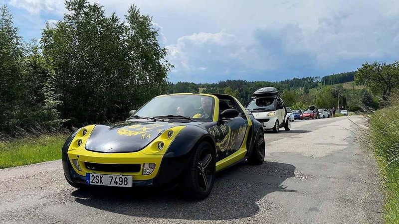 V Horních Jelčanech, v obci, kterou proslavil slavný rybníkář Jakub Krčín, jenž je spojený i s Třeboní, se o víkendu sešli nadšenci vozidel Smart, přijel i unikátní Crossblade.