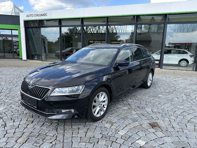 Škoda Superb 2.0 TDI Style - fotka 1 z 37