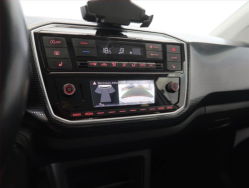 Volkswagen up! (2022) 1.0, Tempomat, Park. senzory - fotka 14 z 19