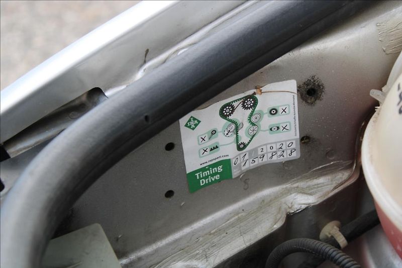 Škoda Fabia 1,4 i 16V  ROZVODY, STK 2/2028 - fotka 23 z 27
