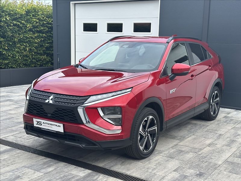 Mitsubishi Eclipse Cross 2,4 PHEV 188PS  A/T 4x4 - fotka 2 z 52
