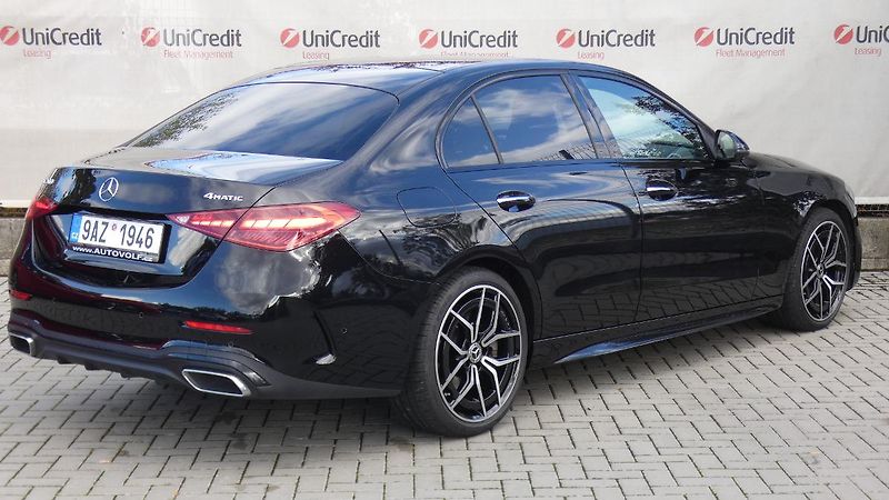 Mercedes-Benz Třídy C C 200 4MATIC - fotka 3 z 23