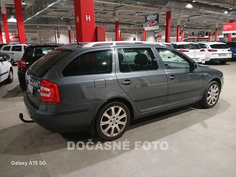 Škoda Octavia (2007) 2.0TDi, 1.maj, Xenon, navi - fotka 2 z 3