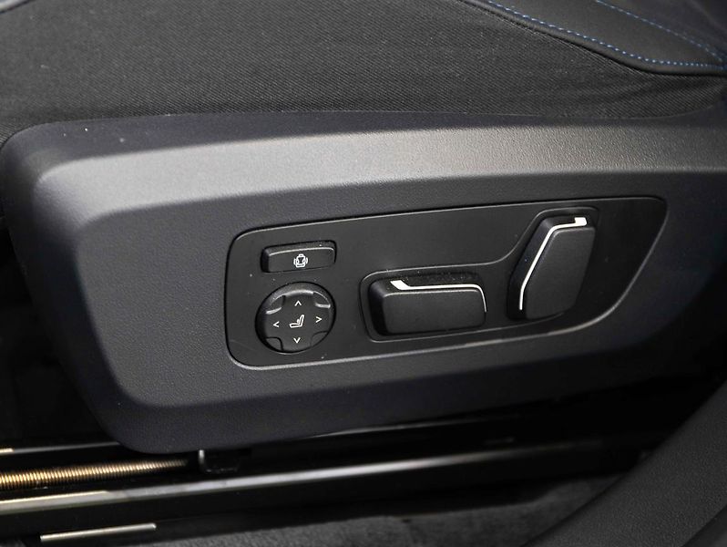 BMW X3 30e xDrive - fotka 20 z 24