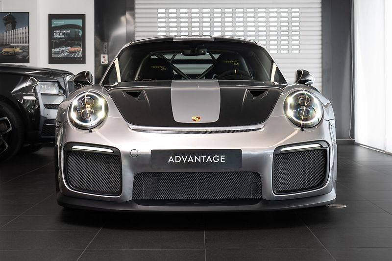 Porsche 911 (991.2) GT2 RS Weissach - fotka 2 z 15