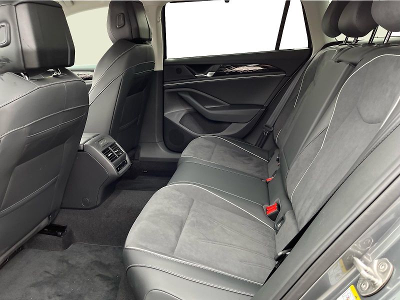 Volkswagen Passat 2.0TSI 150kW ELEGANCE - fotka 12 z 27
