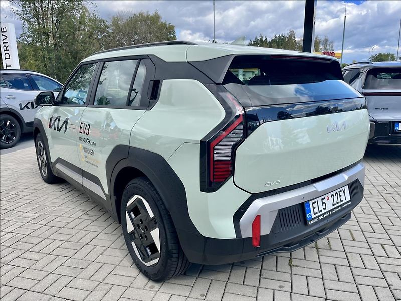 Kia EV3 AIR 150 KW + 81,4 KWH - fotka 7 z 24