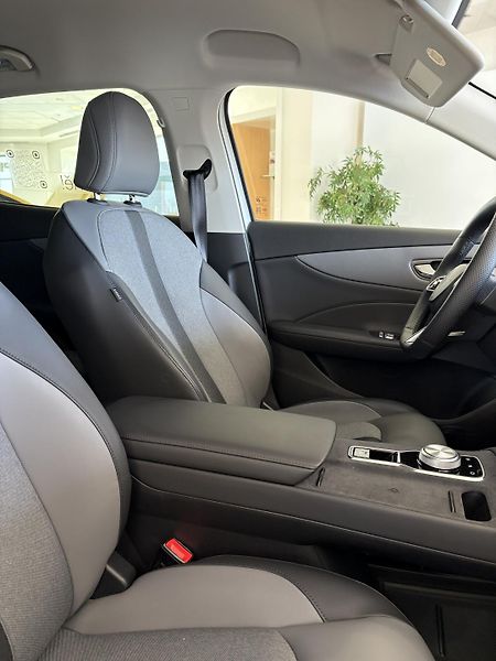 MG MGS5 EV (2025) exclusive - fotka 14 z 15