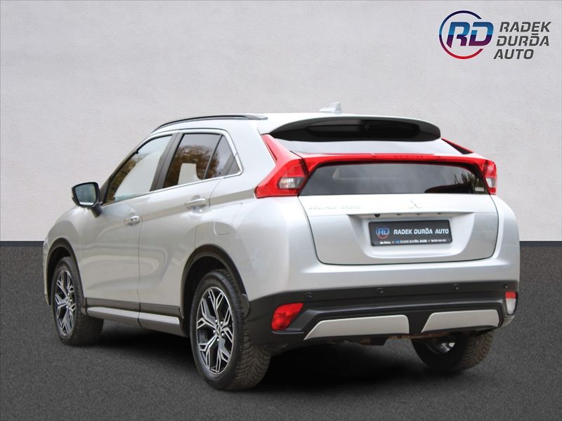 Mitsubishi Eclipse Cross 1,5 T  AUTOMAT,4x4,INSTYLE - fotka 7 z 42
