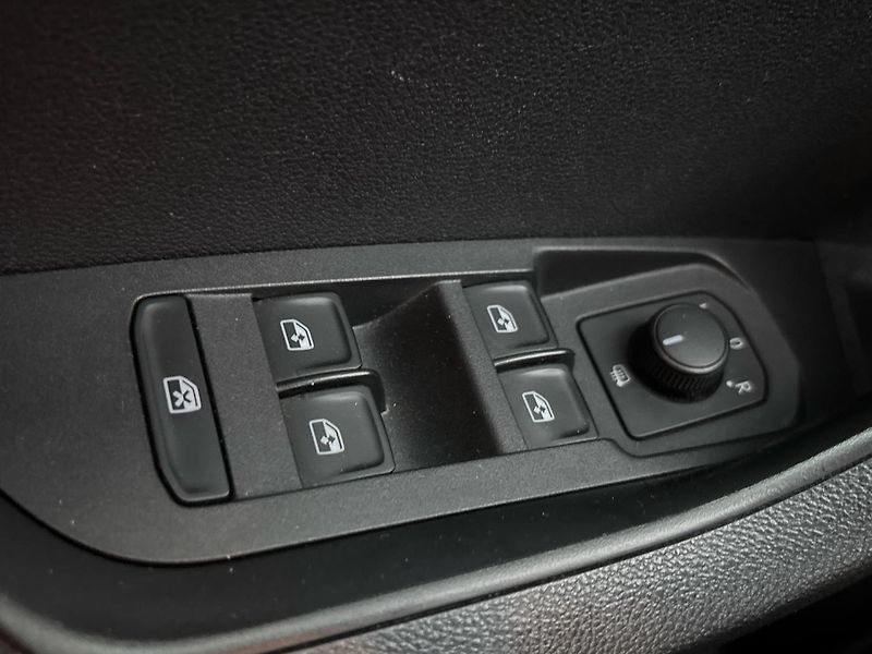 Škoda Karoq Ambition DSG - fotka 21 z 27