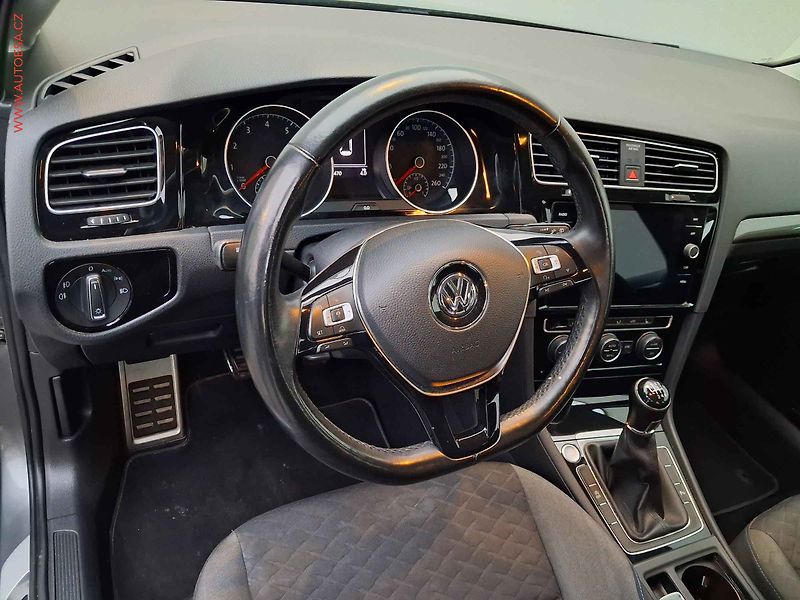 Volkswagen Golf (2018) 1.5 TSi, Join, LED, navi, - fotka 13 z 19
