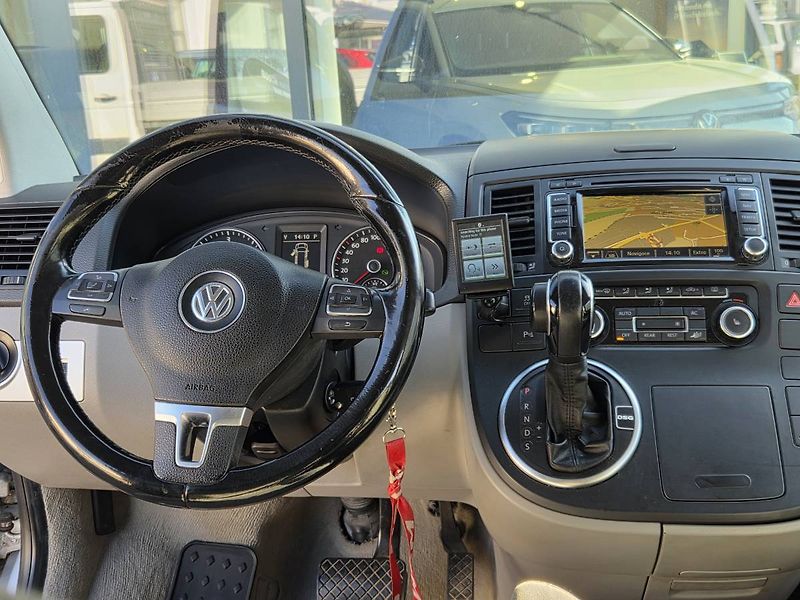 Volkswagen Multivan (2010) 2.0 TDI DSG 132kW - fotka 12 z 27