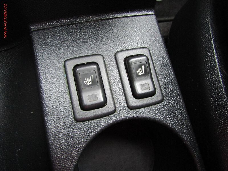 Mazda 5 (2012) 2.0i 7míst, autoAC - fotka 13 z 17