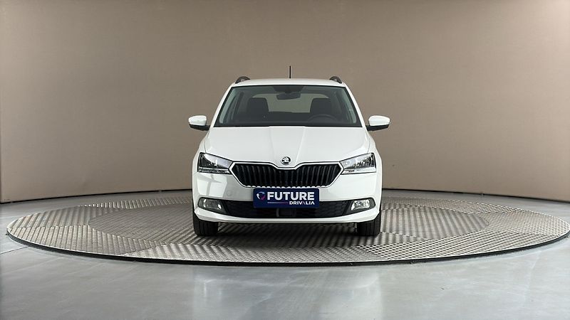 Škoda Fabia 1.0 TSI Ambition Combi - fotka 3 z 24