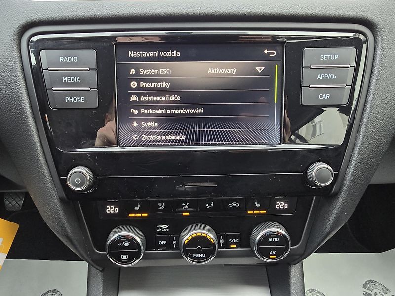 Škoda Octavia 1,6TDI STYLE LED DIGIKLIMA-DPH - fotka 26 z 33