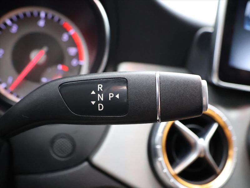Mercedes-Benz CLA 2,1 220CDI 130kW 4MATIC CZ - fotka 23 z 39