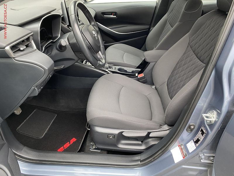 Toyota Corolla (2023) 1.5 VVT-i, ČR, Comfort - fotka 9 z 20