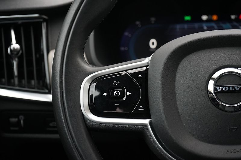 Volvo V90 CC B5 Diesel 173kW H/K Záruka - fotka 15 z 33