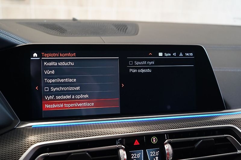 BMW X5 M50d, M Professional, Masáž - fotka 38 z 57
