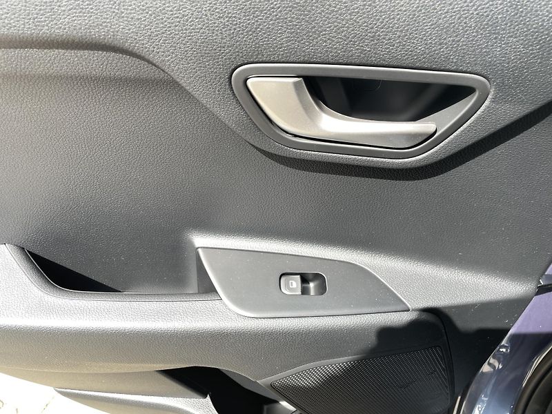 Kia Stonic (2026) 1,0T-GDi SPIN 7DCT - fotka 16 z 17