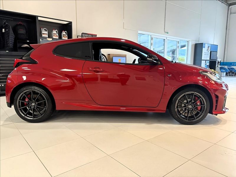 Toyota Yaris 1,6   GR Turbo Dynamic VIP AT - fotka 8 z 9