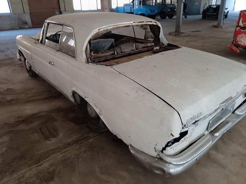 Mercedes-Benz 220 (1964) kupé - fotka 6 z 15