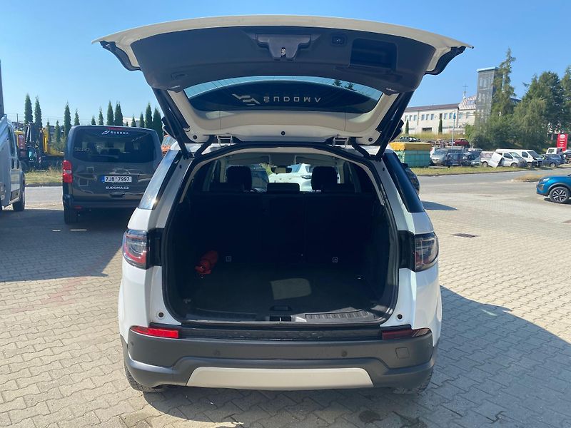 Land Rover Discovery Sport (2020) 2.0 D180 4X4 AUT - fotka 9 z 35