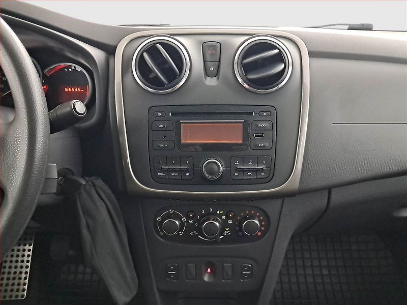 Dacia Logan (2014) 1.2 16V, Serv.kniha, zamluveno - fotka 12 z 13