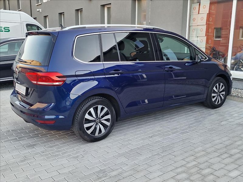Volkswagen Touran 1.5 TSI DSG Evo Highline,ČR - fotka 11 z 50