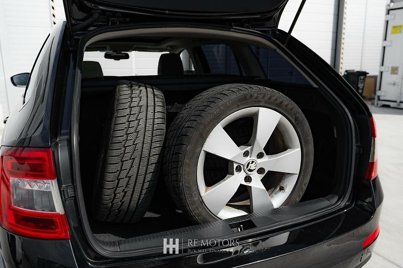 Škoda Octavia (2014) 1.6 TDI Elegance/Style - fotka 11 z 35