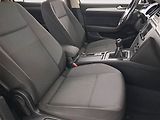 Volkswagen Passat (2016) 2.0 TDI, Tempomat - náhled 9