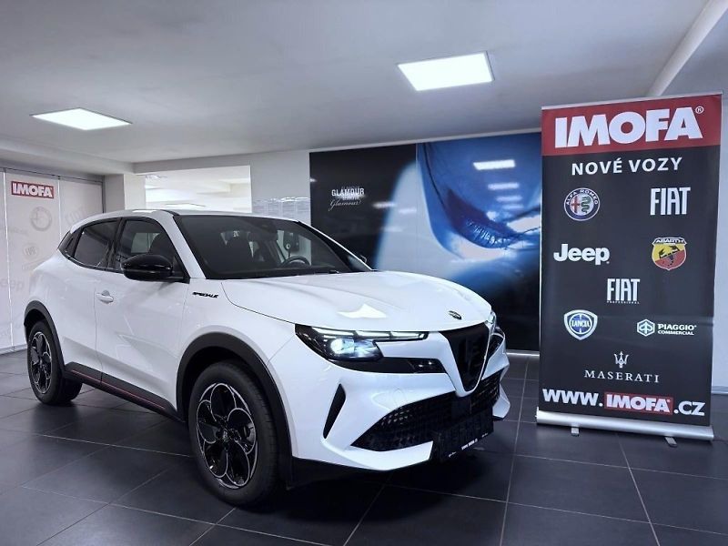 Alfa Romeo Junior (2026) Speciale 156k Elettrica 54 kWh - fotka 1 z 20