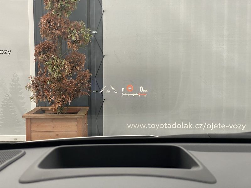 Toyota Yaris 1.5HEV 130, ČR, GR Sport, DPH - fotka 17 z 18