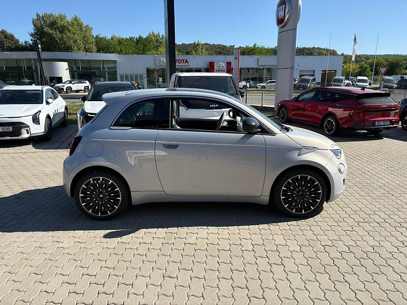 Fiat 500 (2026) Hybrid La Prima HB 1.0 BSG 65k - fotka 8 z 11