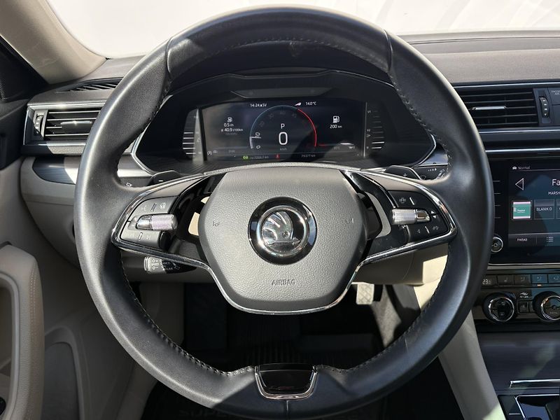 Škoda Superb 2.0 TDI 4x4 DSG / 147 kW Style - fotka 15 z 24