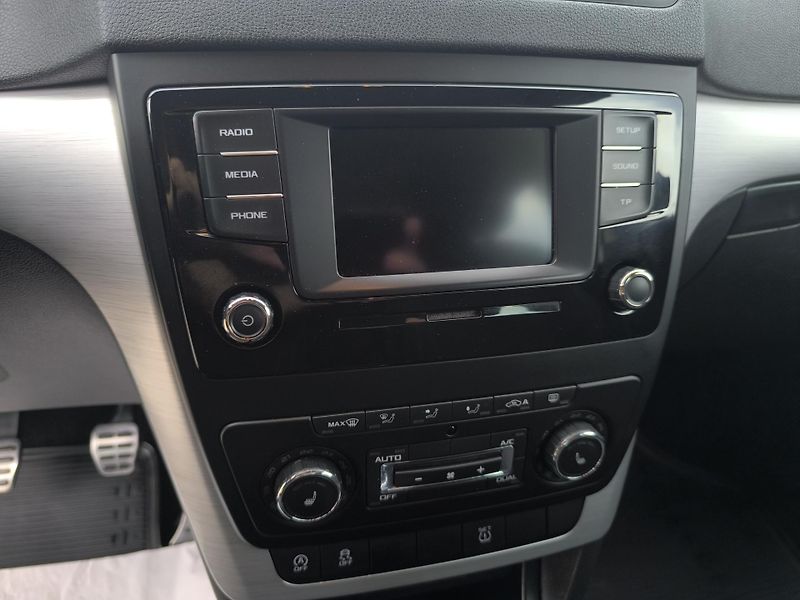 Škoda Yeti (2015) 2.0TDi DOLOŽENÉ KM - fotka 21 z 27