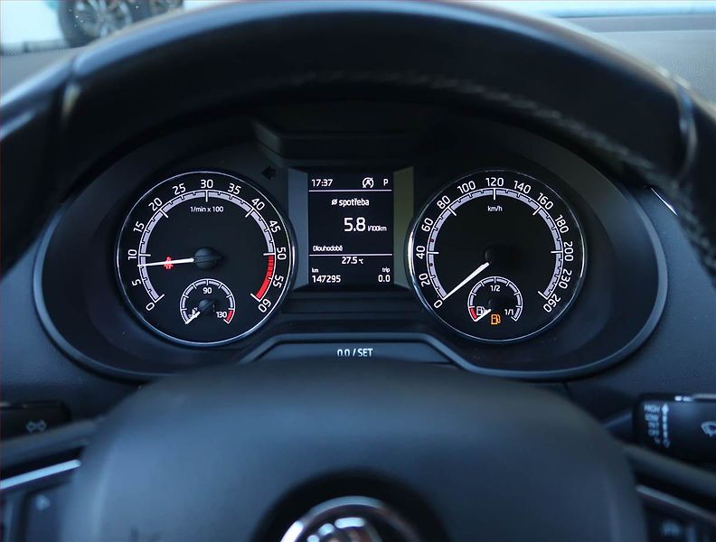 Škoda Octavia (2017) 1.6 TDI, Automat, Serv.kniha - fotka 11 z 18