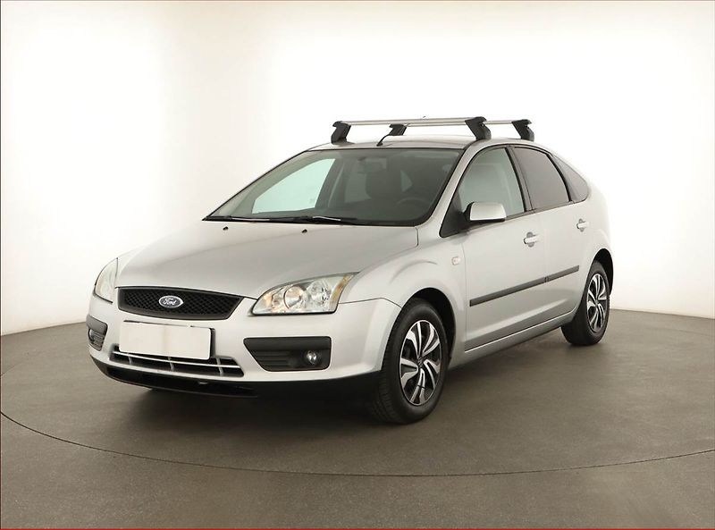 Ford Focus (2006) 1.6 16V, jezdí výborně - fotka 2 z 11
