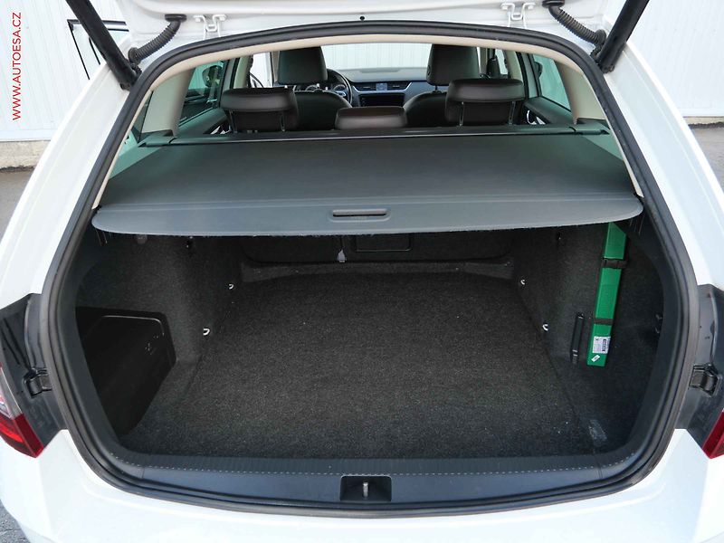 Škoda Octavia (2017) 2.0TDi 4x4, ČR, L&K, DSG - fotka 7 z 32
