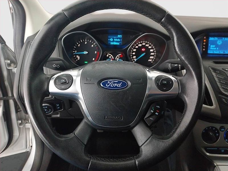 Ford Focus (2012) 1.6 TDCi, Serv.kniha, nová STK - fotka 15 z 17