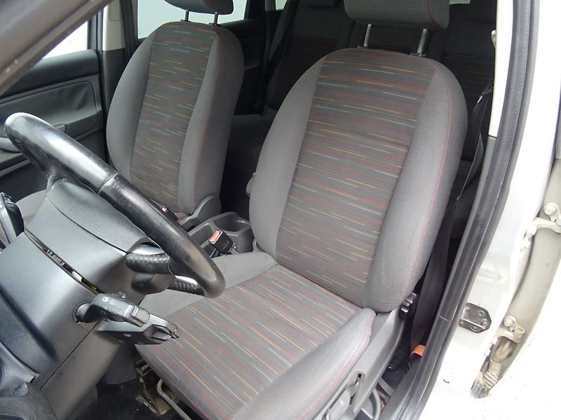 Ford C-MAX (2007) 1.6i,74kW - fotka 8 z 16